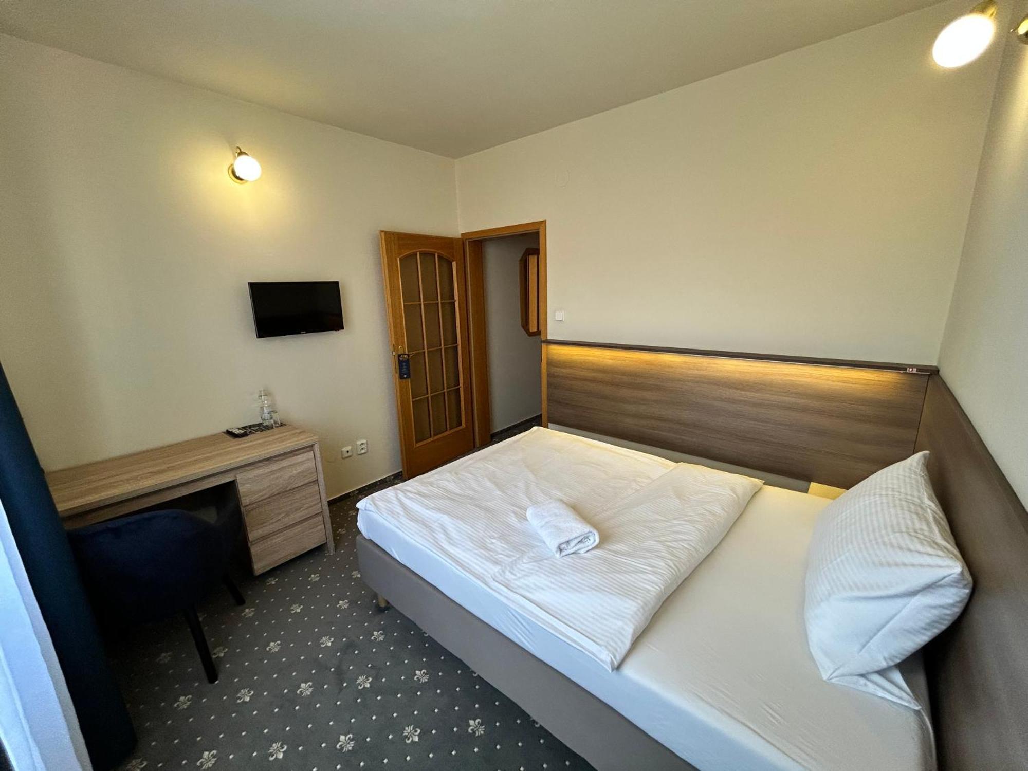 Hotel Brixen Havlickuv Brod Exterior photo